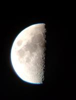 Mesiac cez ďalekohľad